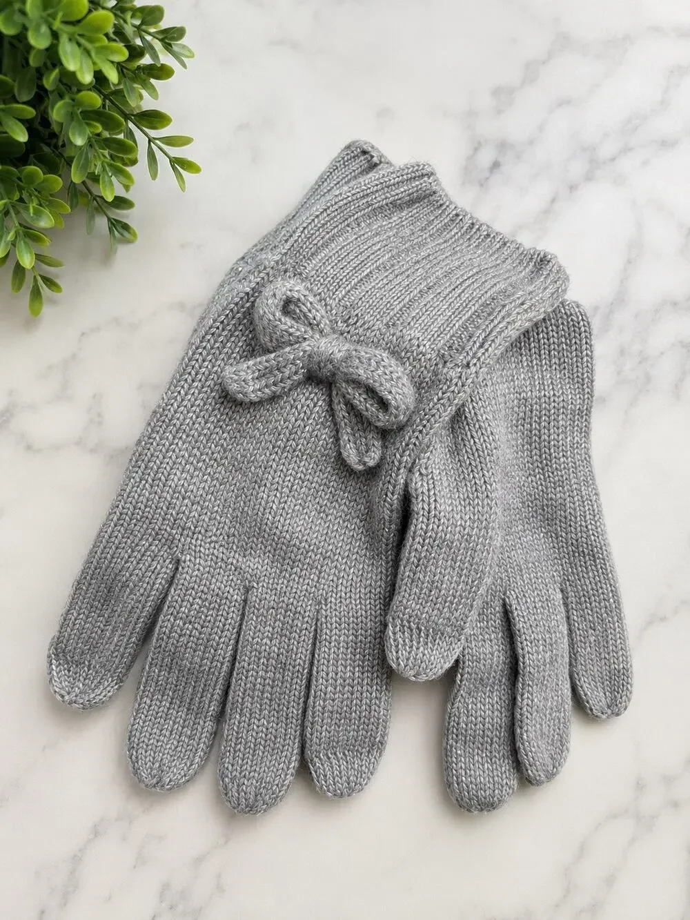 Kate Spade New York Heather Gray Metallic Knit Gloves with Bow | One Size